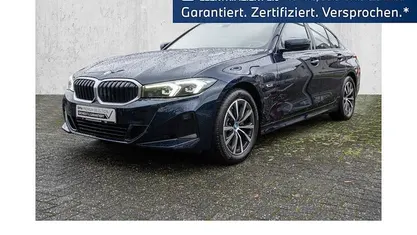 Blau Gebraucht 2022 BMW 320e Sport Line Limousine | 29.740 € (Fairer Preis)