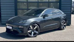 Vulkangraumetallic Gebraucht 2024 Porsche Macan Turbo SUV | 121.790 € (Fairer Preis)