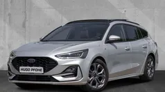 Moondust silver metallic Gebraucht 2024 Ford Focus ST-Line Kombi | 29.700 € (Fairer Preis)