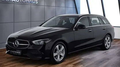 Gebraucht Mercedes C300e Avantgarde 313 PS (230 kW) 2023 Schwarz Kombi