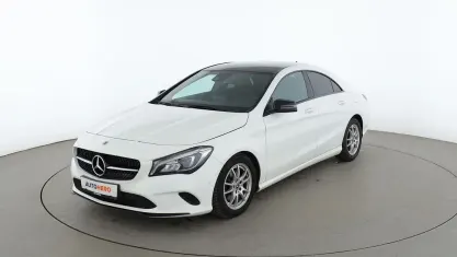 Gebraucht Mercedes CLA200 Urban 156 PS (114 kW) 2018 Weiß Limousine