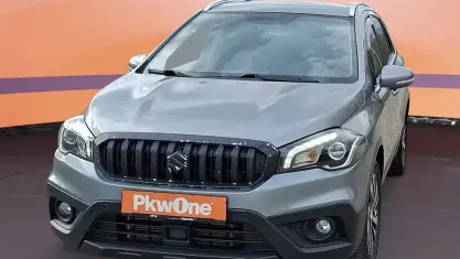 Usado Suzuki SX4 Comfort 111 HP (81 kW) 2019 Prateado Sedan