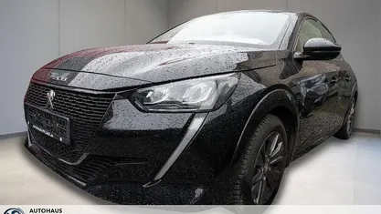 Gebraucht Peugeot e-208 Active 100 kW (136 PS) 2022 Schwarz Kleinwagen