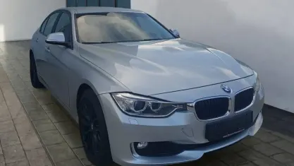 Gebraucht BMW 316 116 PS (85 kW) 2013 Glaciersilber Limousine