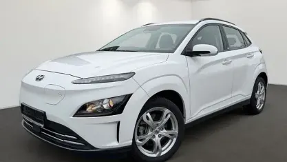 Gebraucht Hyundai Kona Select 150 kW (204 PS) 2021 Purple (polar white) SUV