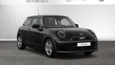 Midnight black metallic Gebraucht 2024 Mini Cooper Kleinwagen | 27.490 € (Fairer Preis)