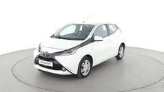 Weiß Gebraucht 2016 Toyota Aygo X-play Kleinwagen | 7.830 € (Fairer Preis)