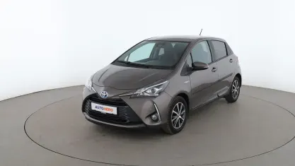Gebraucht Toyota Yaris Hybrid Club 61 PS (44 kW) 2019 Grau Kleinwagen