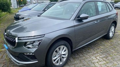 Neu Skoda Kamiq Drive 150 PS (110 kW) 2025 Graphitegrau metallic SUV