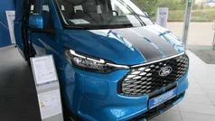 Gebraucht 2024 Ford Tourneo Sport Van / Kleinbus | 64.950 €