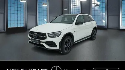 Designo diamantweiß bright Gebraucht 2020 Mercedes GLC300e AMG SUV | 35.840 € (Etwas zu teuer)