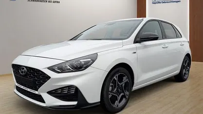 Gebraucht Hyundai i30 N Line 120 PS (88 kW) 2024 Atlas white Limousine