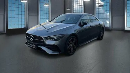Grau Gebraucht 2024 Mercedes CLA200 AMG Coupé | 36.240 € (Fairer Preis)