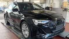 Mythosschwarz metallic Gebraucht 2021 Audi e-tron Ambiente SUV | 49.990 € (Fairer Preis)