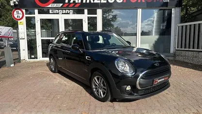 Schwarz Gebraucht 2016 Mini One D Clubman Pepper Kombi | 8.900 €