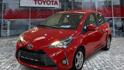 Rot Gebraucht 2020 Toyota Yaris Limousine | 12.990 € (Guter Preis)