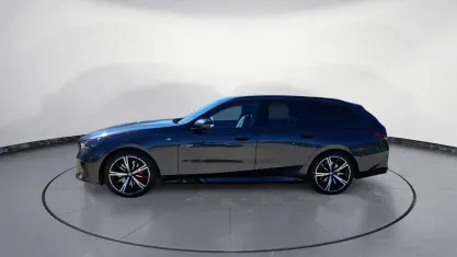 Gebraucht BMW 540 M Sport 303 PS (222 kW) 2024 Blau Kombi