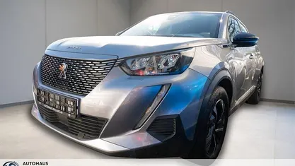 Gebraucht Peugeot e-2008 Allure 100 kW (136 PS) 2023 Grau SUV