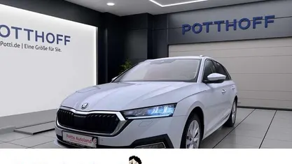 Weiss Gebraucht 2023 Skoda Octavia Style Kombi | 21.997 € (Guter Preis)