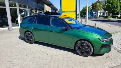 Neu Opel Astra Ultimate 145 PS (106 kW) 2026 Gruen Kombi