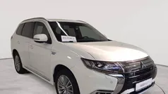 Andenweiß Gebraucht 2020 Mitsubishi Outlander P-HEV Spirit+ SUV | 25.390 € (Fairer Preis)