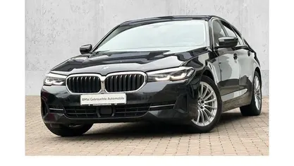 Gebraucht BMW 520 Sport Line 197 PS (144 kW) 2023 Schwarz Limousine