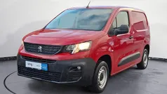 Rot Gebraucht 2021 Peugeot Partner Premium Van | 12.930 € (Fairer Preis)