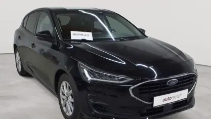 Gebraucht Ford Focus Cool & Connect 120 PS (88 kW) 2023 Agate black metallic Limousine