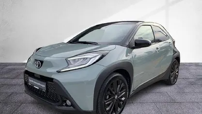 Usata Toyota Aygo X Style 72 CV (52 kW) 2024 Verde SUV