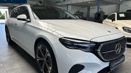 Gebraucht Mercedes E300 Avantgarde 197 PS (144 kW) 2024 Weiß Kombi