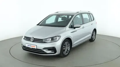 Gebraucht VW Touran Comfortline 150 PS (110 kW) 2020 Grau Van / Kleinbus