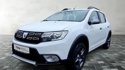 Gebraucht Dacia Sandero Celebration 90 PS (66 kW) 2017 Weiß Limousine