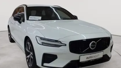 Gebraucht Volvo V60 Plus 197 PS (144 kW) 2023 Crystal weißperleffekt Kombi