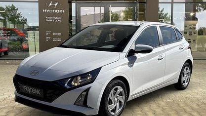 Gebraucht Hyundai i20 Select 101 PS (74 kW) 2025 Atlas white Kleinwagen
