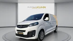 Jade weiss/ Gebraucht 2021 Opel Vivaro Elegance Van | 22.390 € (Etwas zu teuer)