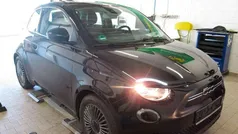 Schwarz Gebraucht 2022 Fiat 500e Icon Kleinwagen | 17.998 € (Fairer Preis)