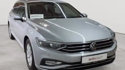 Gebraucht VW Passat Business 150 PS (110 kW) 2023 Pyritsilber metallic Kombi