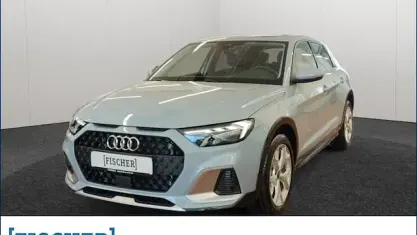 Neu Audi A1 Comfort 150 PS (110 kW) 2026 Pfeilgrau perleffekt SUV