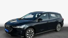 Silber Gebraucht 2023 Ford Focus Titanium Kombi | 20.800 € (Guter Preis)