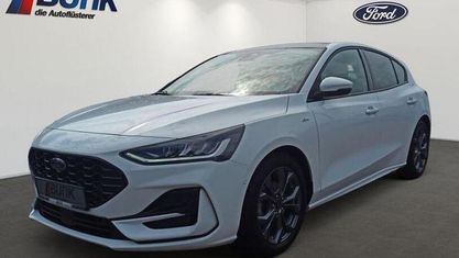 Używany Ford Focus ST-Line 125 KM (91 kW) 2023 Biały Sedan/Limuzyna