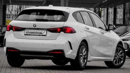 Gebraucht BMW 120 Shadowline 170 PS (125 kW) 2025 Weiß Kleinwagen