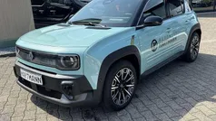 Hautsdefrancegrün, black pearlschwarz metallic (grün) Gebraucht 2025 Renault 4 E-Tech Iconic SUV | 36.349 € (Fairer Preis)