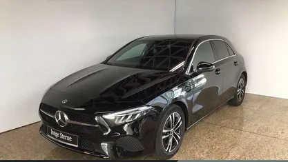 Lack kosmosschwarz (metallic) Gebraucht 2024 Mercedes A180 Advanced Limousine | 29.340 € (Fairer Preis)