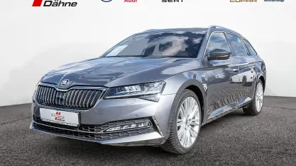 Gebraucht Skoda Superb LAURIN & KLEMENT 200 PS (147 kW) 2023 Grau Kombi