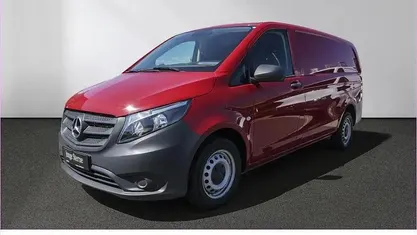 Rot Gebraucht 2021 Mercedes Vito Van | 18.386 € (Superpreis)