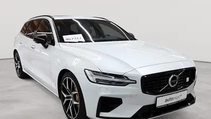 Gebraucht Volvo V60 318 PS (233 kW) 2021 Crystal weißperleffekt Kombi