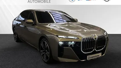 Gebraucht BMW 750e M Sport 489 PS (359 kW) 2024 Limousine