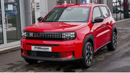 Nouă Fiat Grande Panda Business 110 CP (80 kW) 2026 Roșu Hatchback