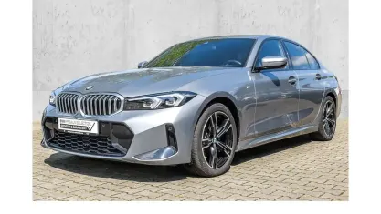 Gebraucht BMW 318 M Sport 156 PS (114 kW) 2025 Skyscraper grau Limousine