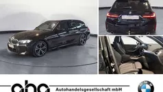 Black sapphire metallic Gebraucht 2024 BMW 330 M Sport Kombi | 40.930 € (Superpreis)
